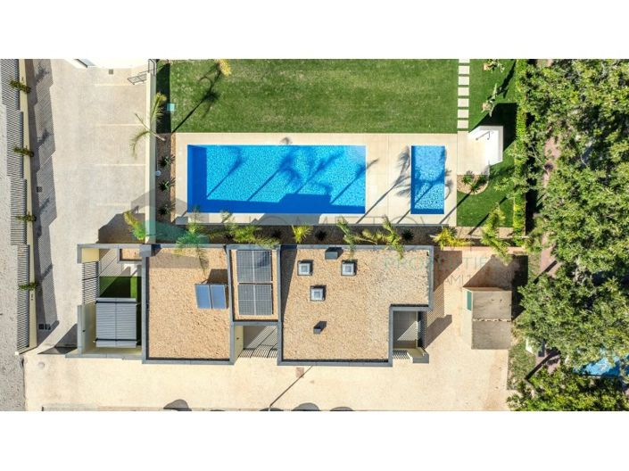 Image No.19-3 Bed House for sale