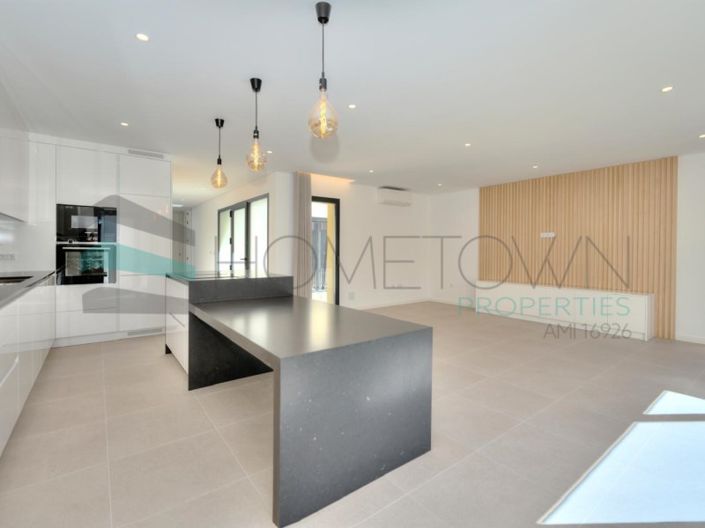 Image No.2-3 Bed House for sale