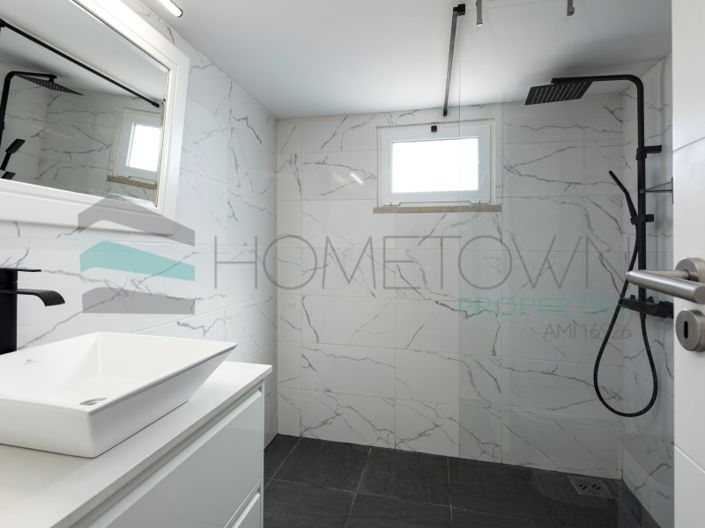 Image No.8-2 Bed House for sale