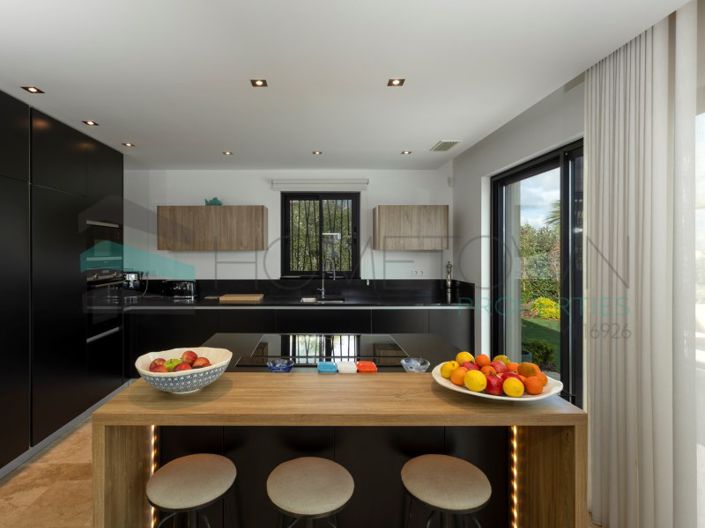 Image No.15-4 Bed House for sale