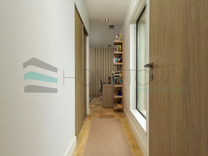 Image No.19-4 Bed House for sale