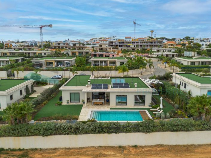 Image No.5-4 Bed House for sale