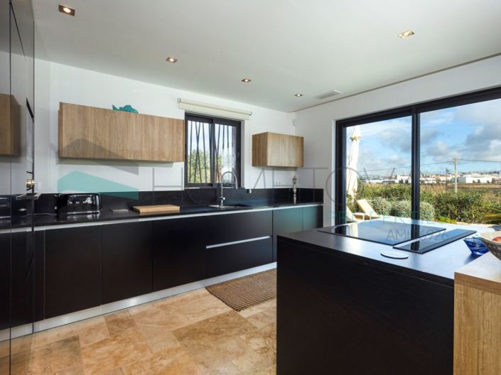 Image No.7-4 Bed House for sale