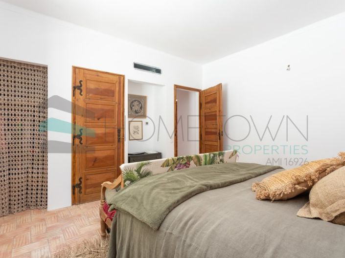 Image No.17-4 Bed House for sale