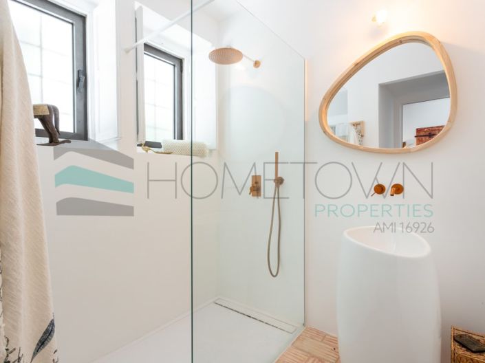 Image No.18-4 Bed House for sale