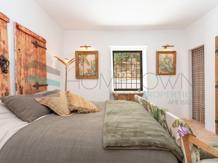 Image No.20-4 Bed House for sale