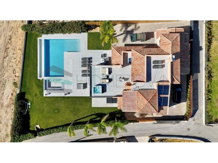 Image No.11-5 Bed House for sale