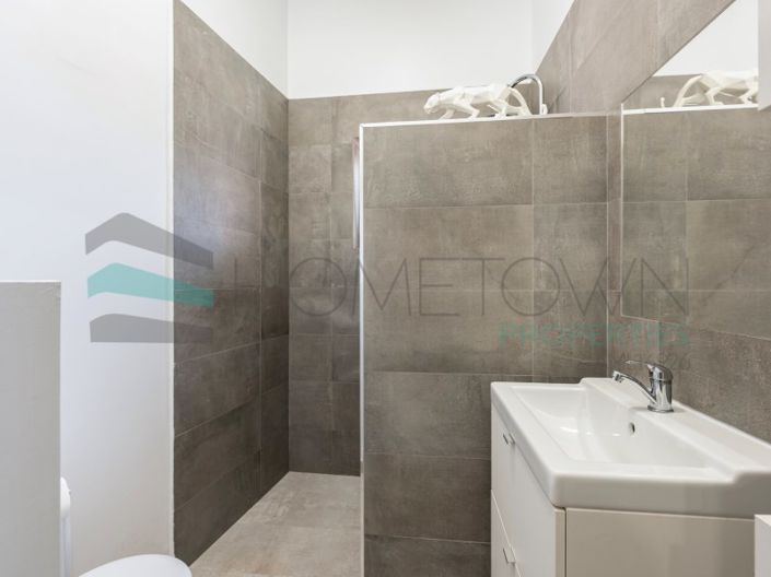 Image No.15-2 Bed House for sale