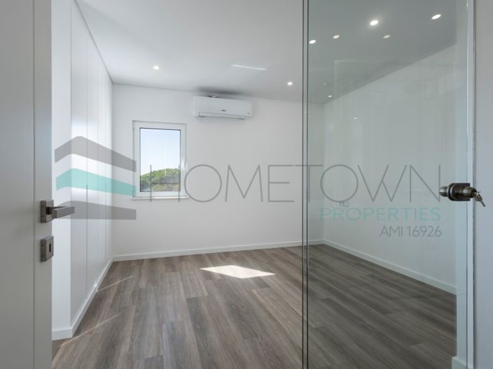 Image No.10-3 Bed House for sale