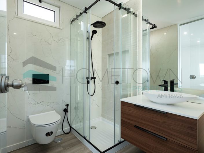 Image No.11-3 Bed House for sale