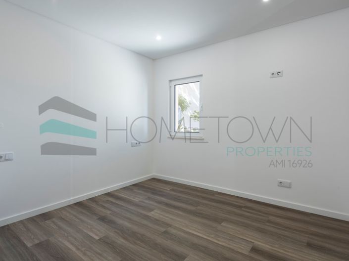 Image No.15-3 Bed House for sale