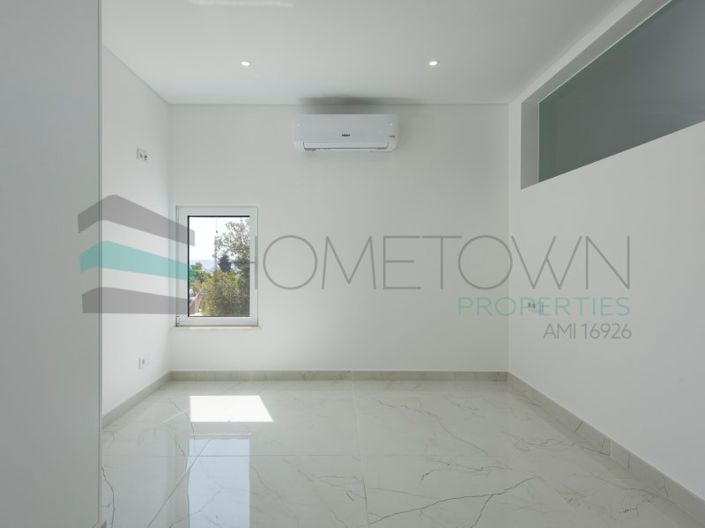 Image No.19-3 Bed House for sale