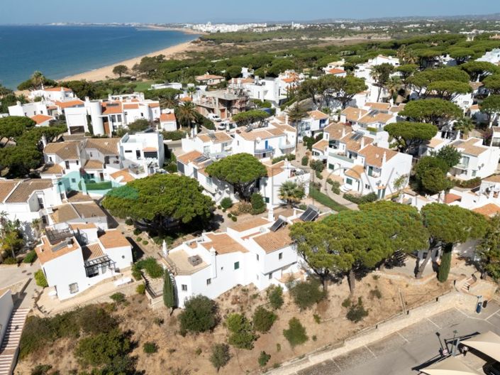 Image No.25-3 Bed House for sale