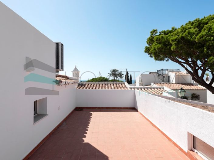 Image No.8-3 Bed House for sale