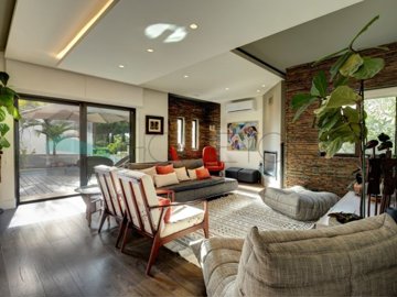 id585db101-0000-0500-0000-000017868166