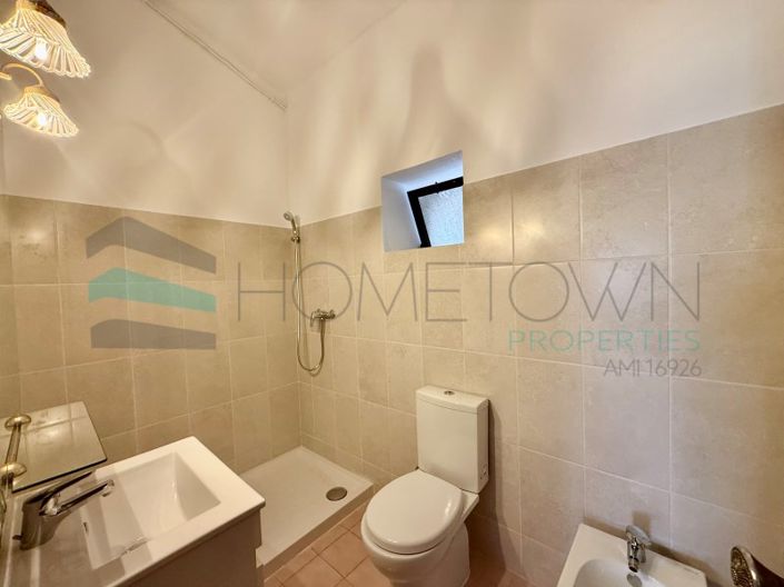 Image No.10-3 Bed House for sale