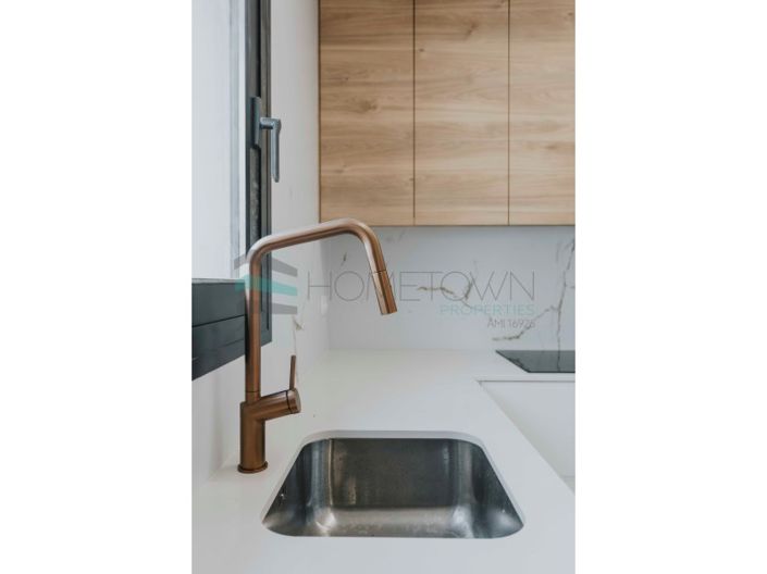 Image No.10-3 Bed House for sale