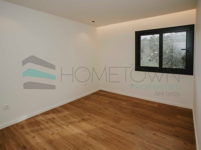 Image No.21-3 Bed House for sale