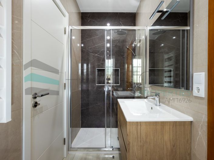 Image No.13-3 Bed House for sale