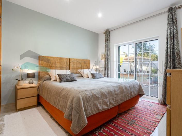 Image No.21-3 Bed House for sale