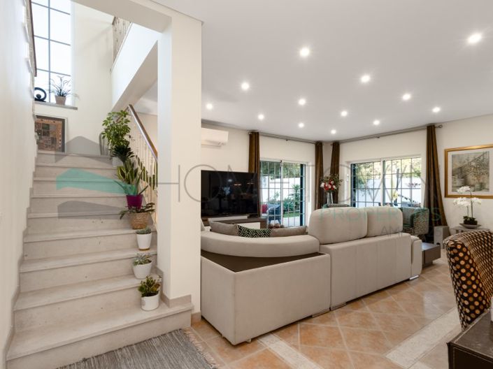 Image No.22-3 Bed House for sale