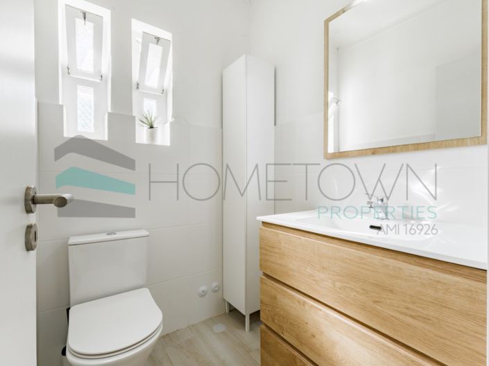 Image No.10-3 Bed House for sale