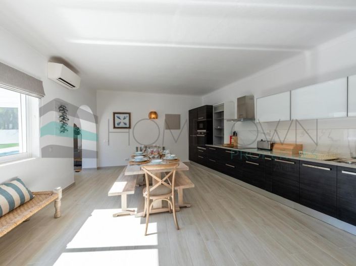 Image No.8-3 Bed House for sale