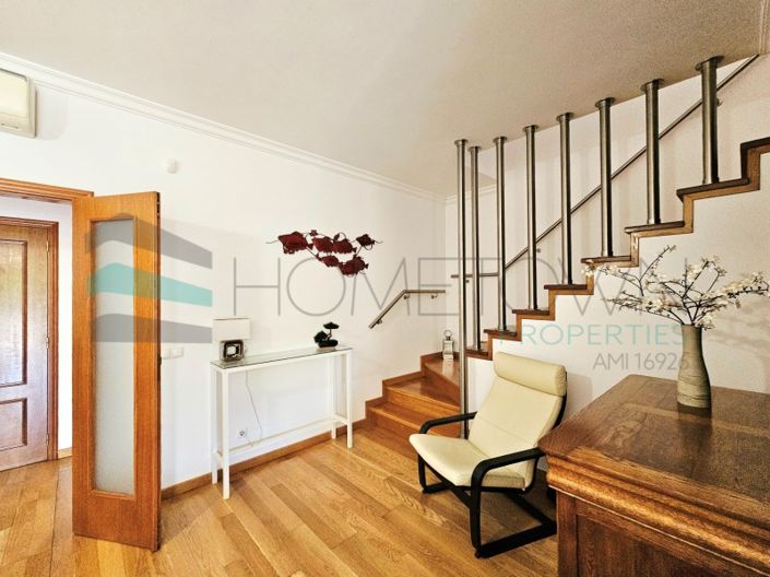 Image No.10-3 Bed House for sale