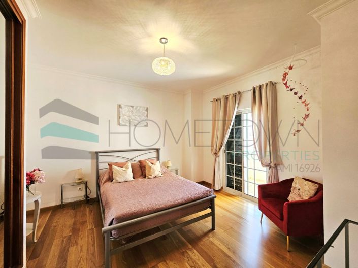 Image No.18-3 Bed House for sale