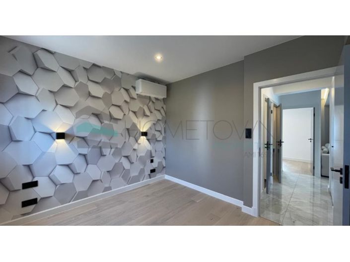 Image No.14-3 Bed Apartment for sale