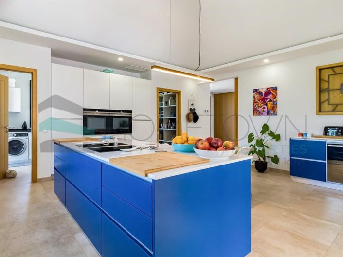 Image No.14-4 Bed House for sale