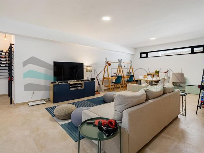 Image No.20-4 Bed House for sale