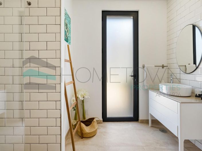 Image No.23-4 Bed House for sale