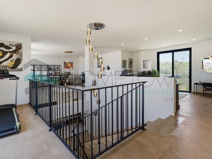 Image No.27-4 Bed House for sale