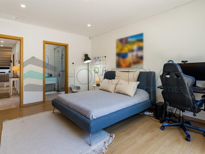 Image No.32-4 Bed House for sale