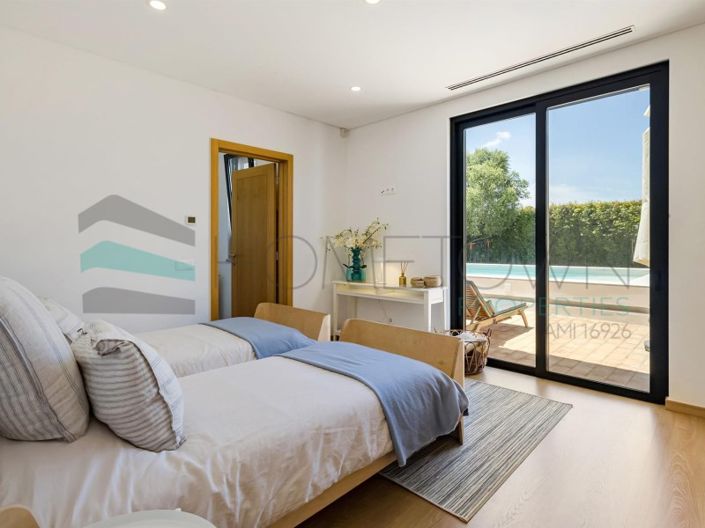 Image No.35-4 Bed House for sale