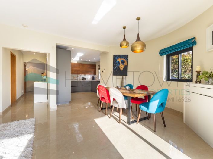 Image No.10-3 Bed House for sale