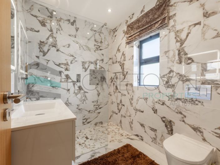 Image No.19-3 Bed House for sale