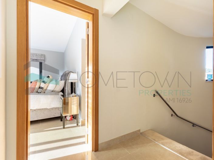 Image No.21-3 Bed House for sale