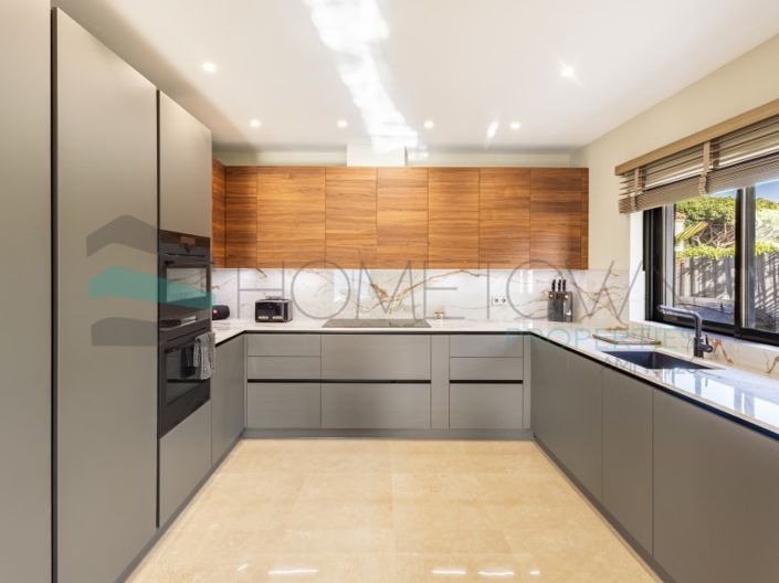 Image No.6-3 Bed House for sale