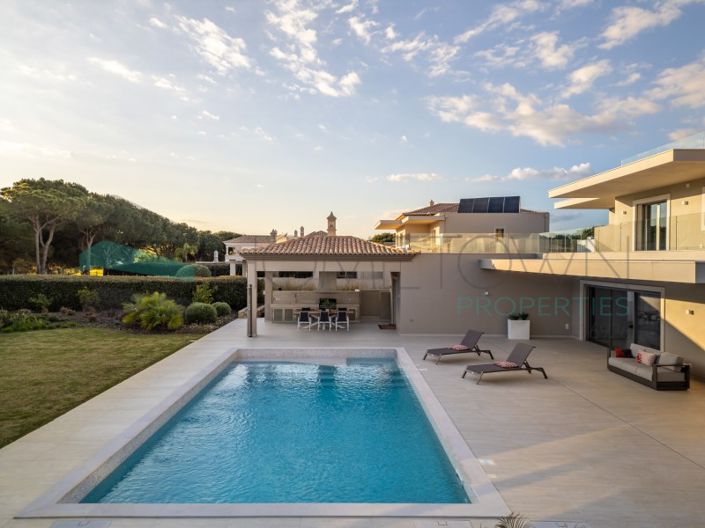 Image No.10-5 Bed House for sale