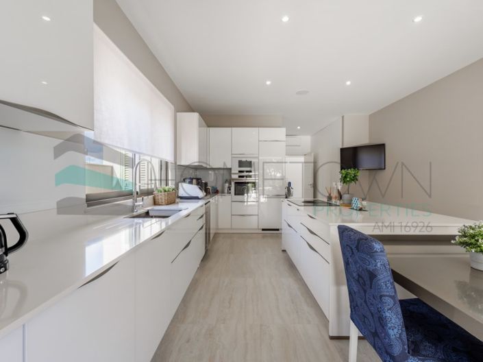 Image No.16-5 Bed House for sale