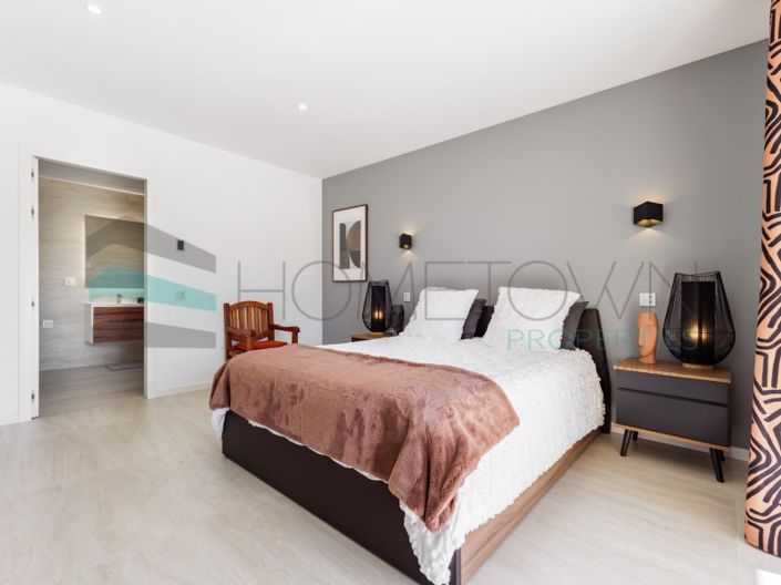 Image No.21-5 Bed House for sale