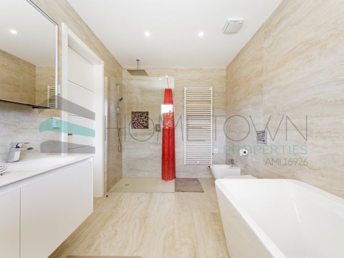 Image No.31-5 Bed House for sale