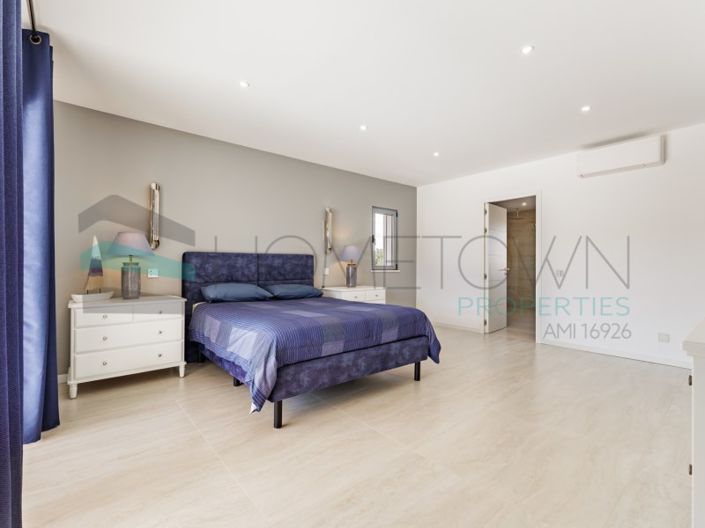 Image No.38-5 Bed House for sale