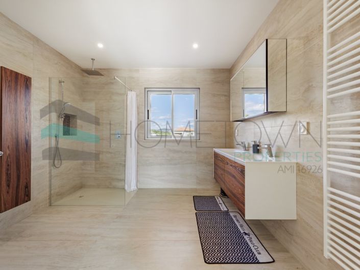 Image No.41-5 Bed House for sale