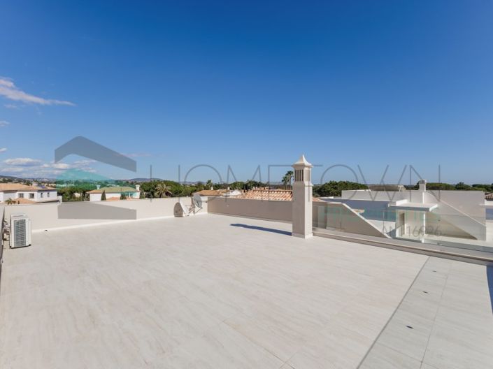 Image No.46-5 Bed House for sale