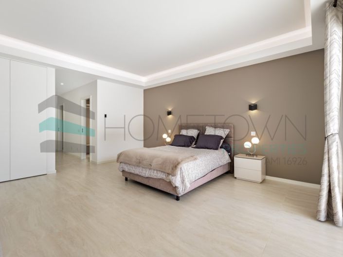 Image No.50-5 Bed House for sale