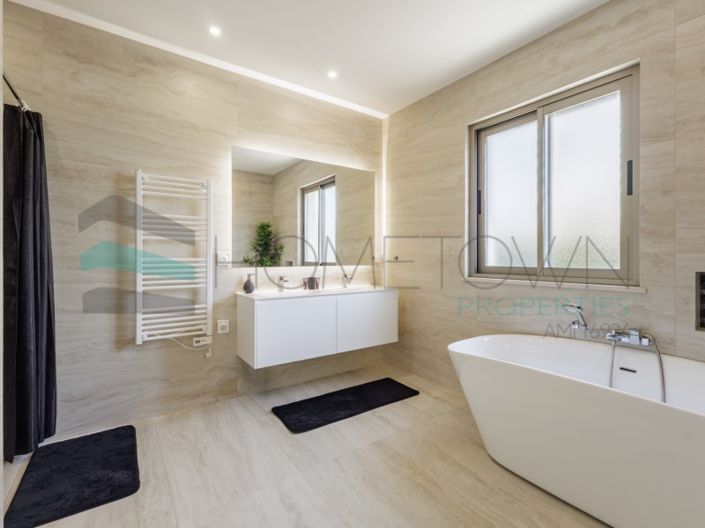 Image No.54-5 Bed House for sale