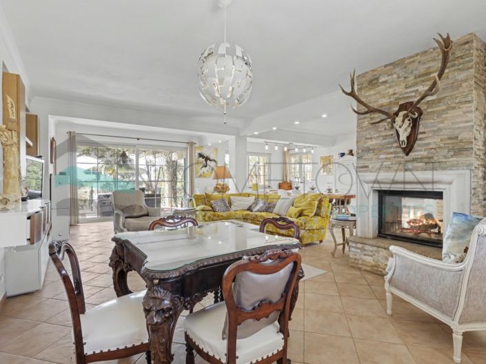 Image No.11-5 Bed House for sale